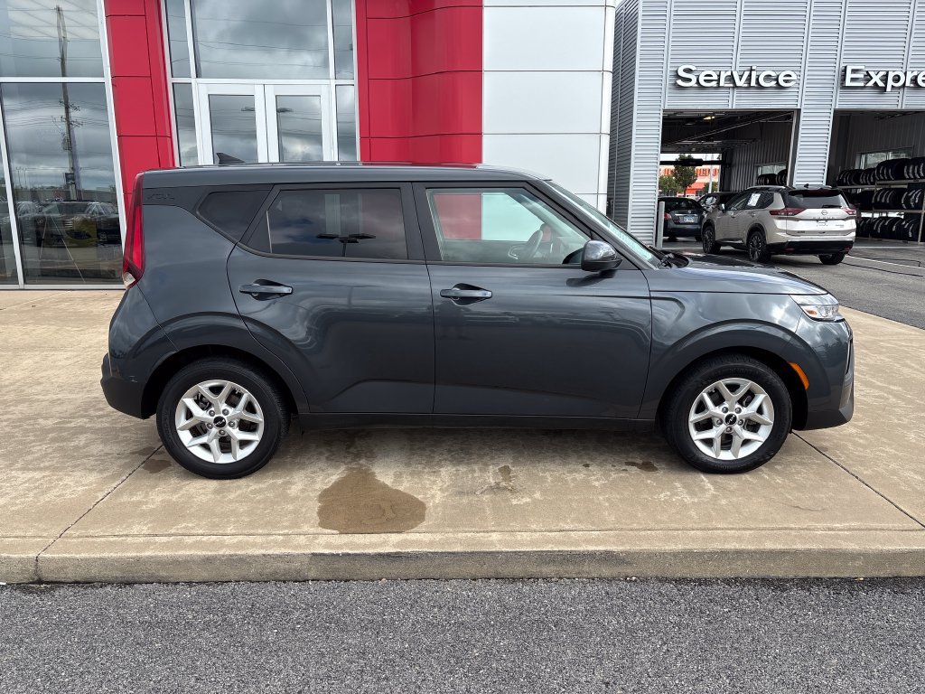 Used 2022 Kia Soul LX w/ Technology Package FWD image 6