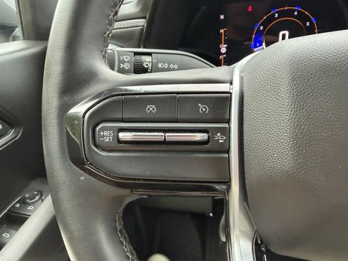 Used 2023 Chevrolet Colorado LT w/ LT Convenience Package III AWD/4WD image 13