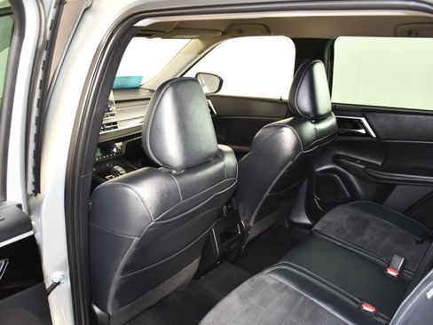 Used 2022 Mitsubishi Outlander SE image 47