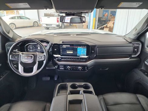 Used 2025 GMC Sierra 1500 SLT AWD/4WD image 17