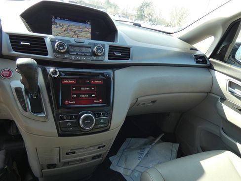 Used 2015 Honda Odyssey Touring Elite image 19