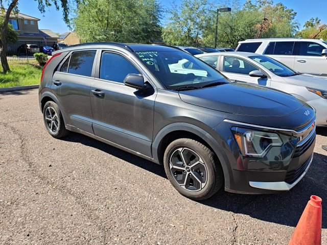 Used 2025 Kia Niro LX FWD image 5