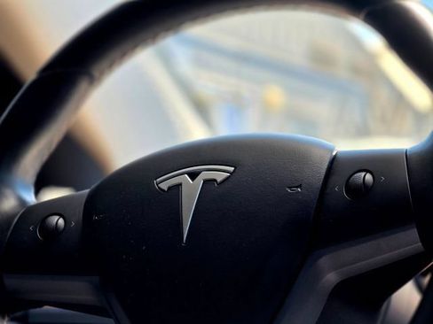 Used 2018 Tesla Model 3 Mid Range RWD image 19