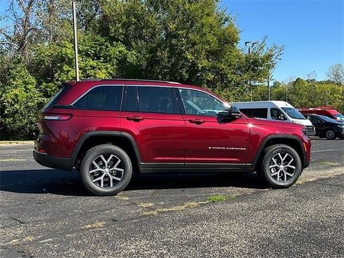 New 2025 Jeep Grand Cherokee Limited image 9