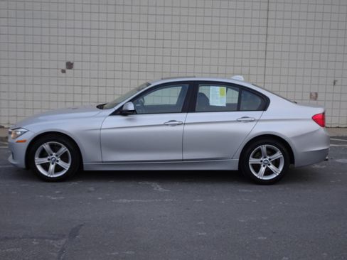 Used 2014 BMW 320i xDrive Sedan image 4