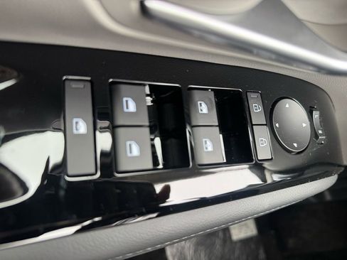 New 2026 Hyundai Tucson Limited image 16