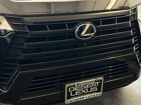 Used 2025 Lexus GX 550 w/ Accessory Package (2T) AWD/4WD image 17