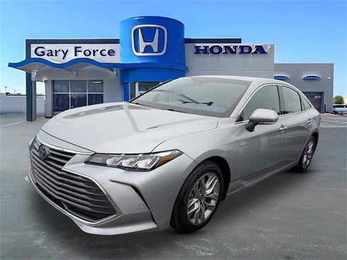 Used 2021 Toyota Avalon XLE image 4