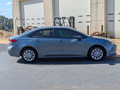 Used 2022 Toyota Corolla LE image 7