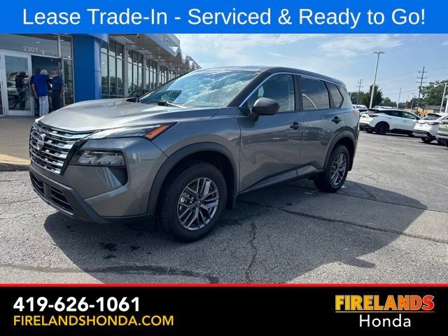 Used 2025 Nissan Rogue S FWD image 2