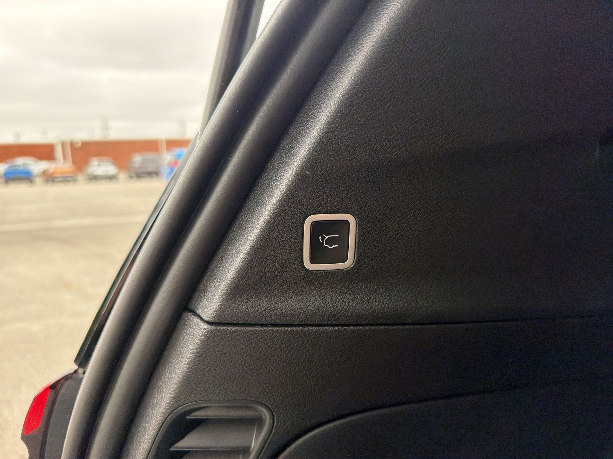 Used 2025 Chrysler Pacifica Select FWD image 32