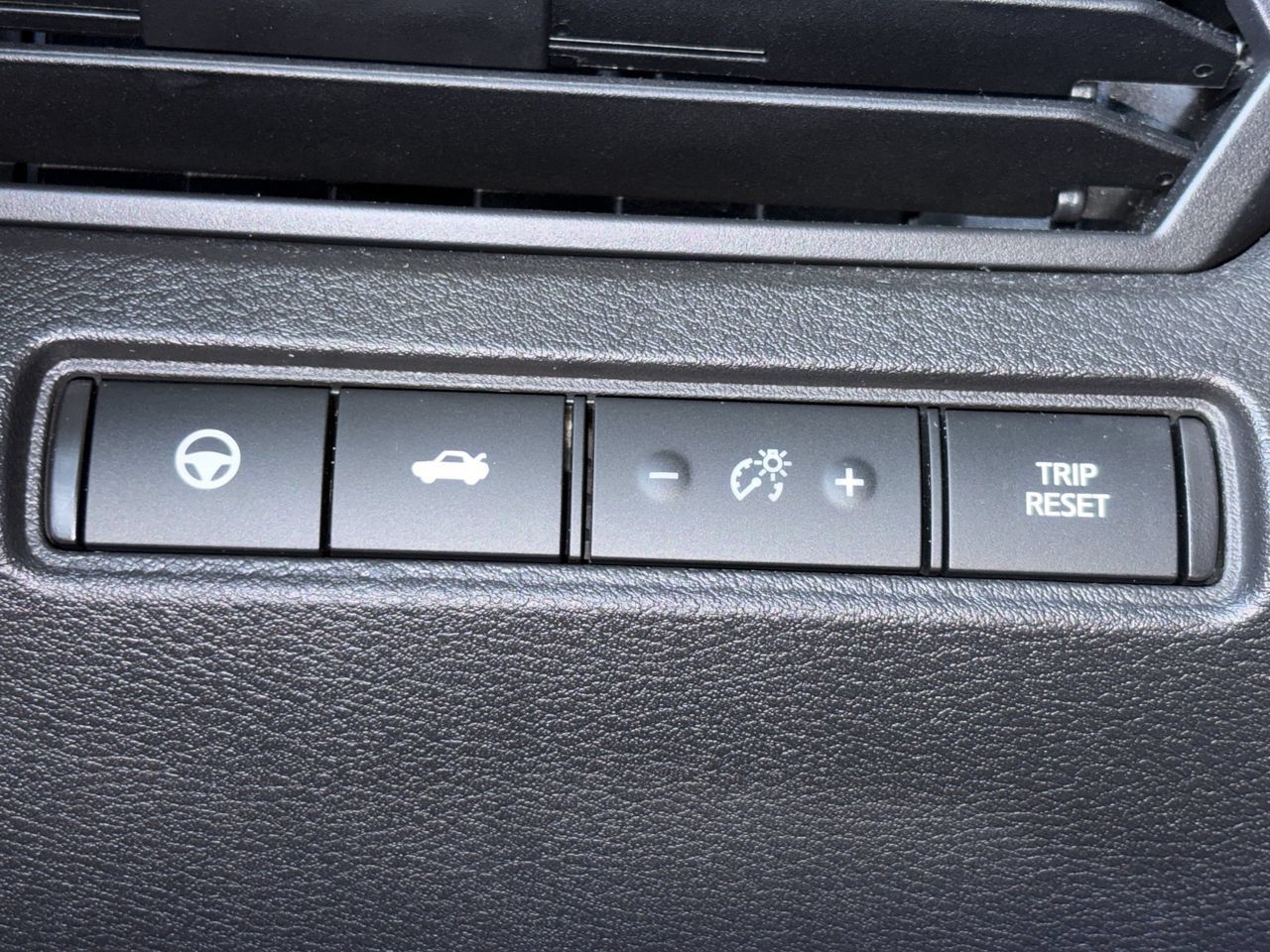 Used 2024 Nissan Altima 2.5 SV w/ SV Premium Package AWD/4WD image 17