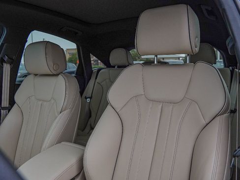 Certified 2025 Audi Q5 2.0T Premium Plus w/ Premium Plus Package image 9