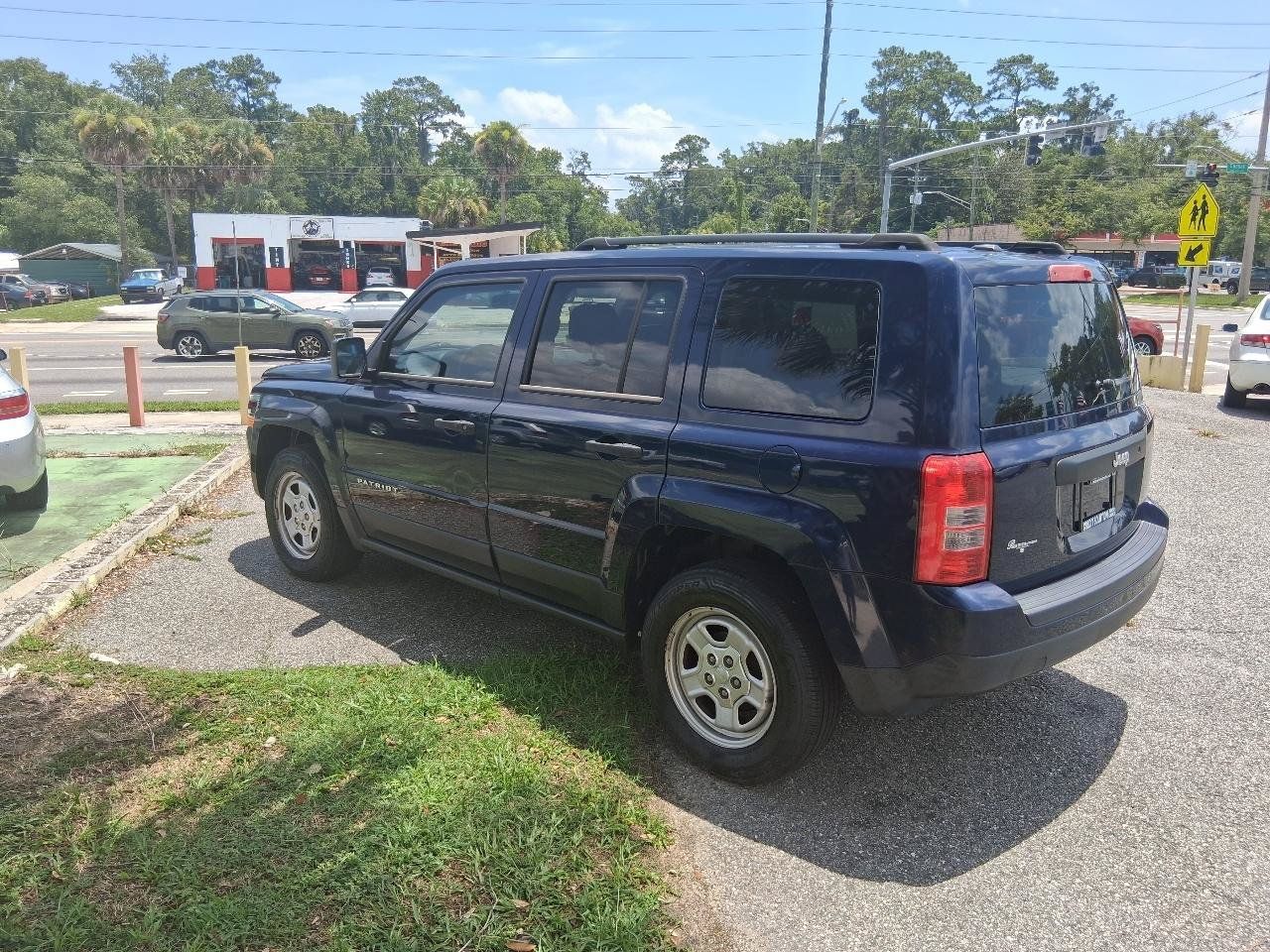 Used 2014 Jeep Patriot Sport FWD image 3
