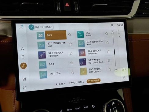 Used 2026 Jaguar F-PACE R-Dynamic S image 15