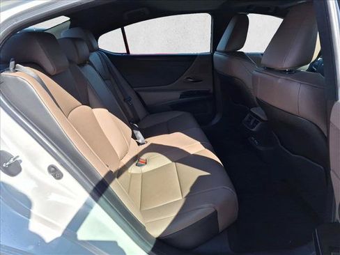 Used 2023 Lexus ES 350 w/ Premium Package FWD image 18