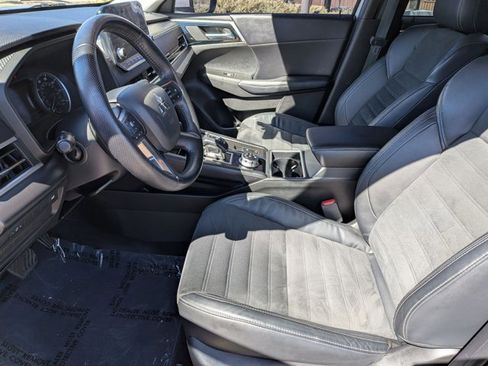 Used 2022 Mitsubishi Outlander SE image 11