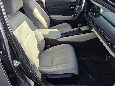 Used 2025 Honda Accord SE image 16
