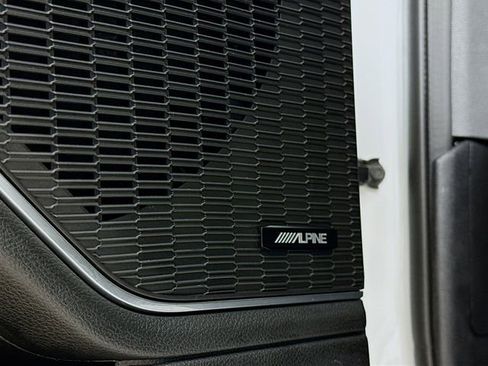 Used 2023 Jeep Grand Cherokee Overland image 19