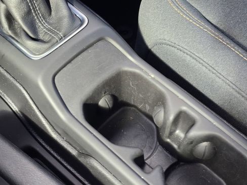 Used 2025 Jeep Wrangler Sahara image 27