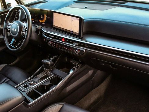 Used 2024 Kia Sorento S image 43