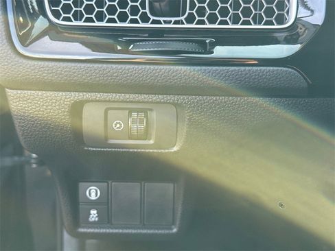 Used 2024 Honda Civic EX-L image 17