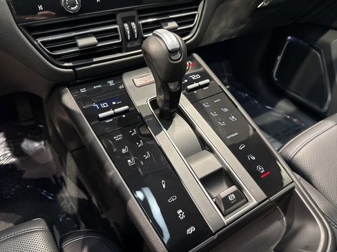 Used 2025 Porsche Macan GTS image 21