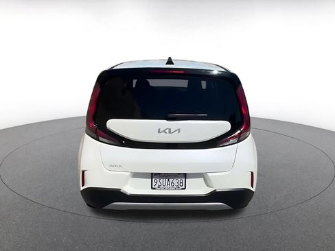 Used 2025 Kia Soul LX w/ LX Technology Package FWD image 10