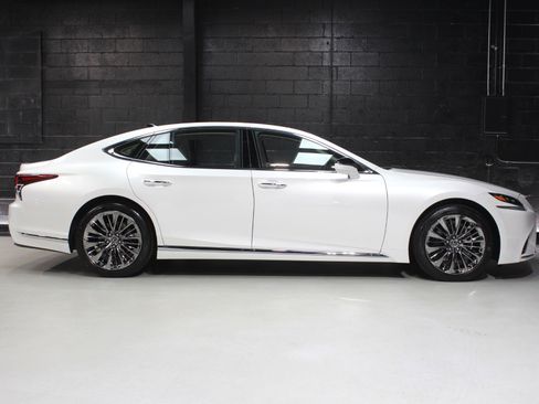 Used 2020 Lexus LS 500 w/ Luxury Package image 19