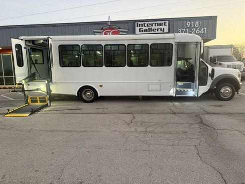 Used 2021 Ford F550 2WD Regular Cab Super Duty image 1