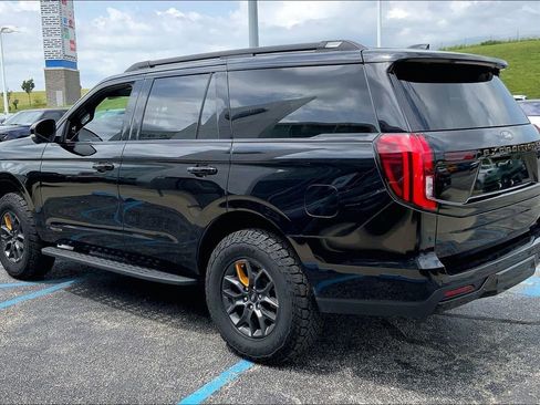 Used 2025 Ford Expedition Tremor AWD/4WD image 2