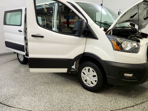 Used 2024 Ford Transit 250 Low Roof w/ Exterior Upgrade Package RWD image 9