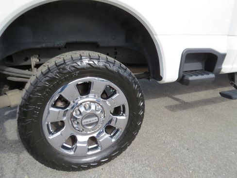 Used 2023 Ford F250 Lariat w/ Lariat Ultimate Package image 13