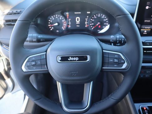 New 2026 Jeep Compass Latitude image 3