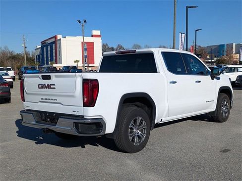 Used 2024 GMC Sierra 1500 SLT image 3
