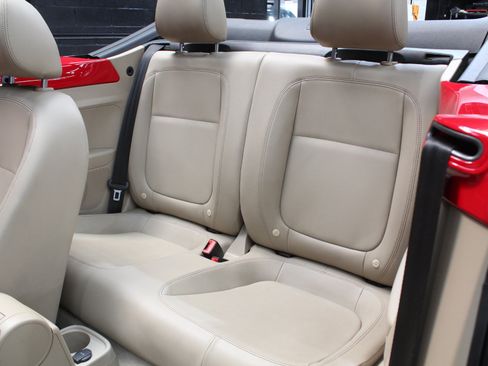 Used 2014 Volkswagen Beetle TDI FWD image 45