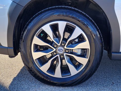 Certified 2025 Subaru Outback Limited image 9