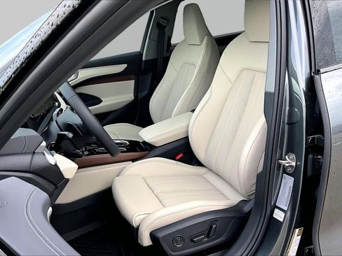 New 2026 Audi A6 Premium Plus AWD/4WD image 9