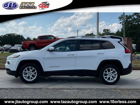 Used 2018 Jeep Cherokee Latitude FWD image 4