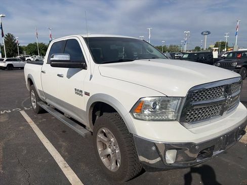 Used 2014 RAM 1500 Laramie w/ Convenience Group AWD/4WD image 2