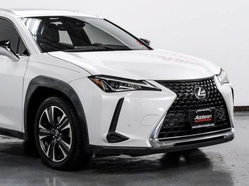 Used 2019 Lexus UX 200 w/ Premium Package FWD image 7