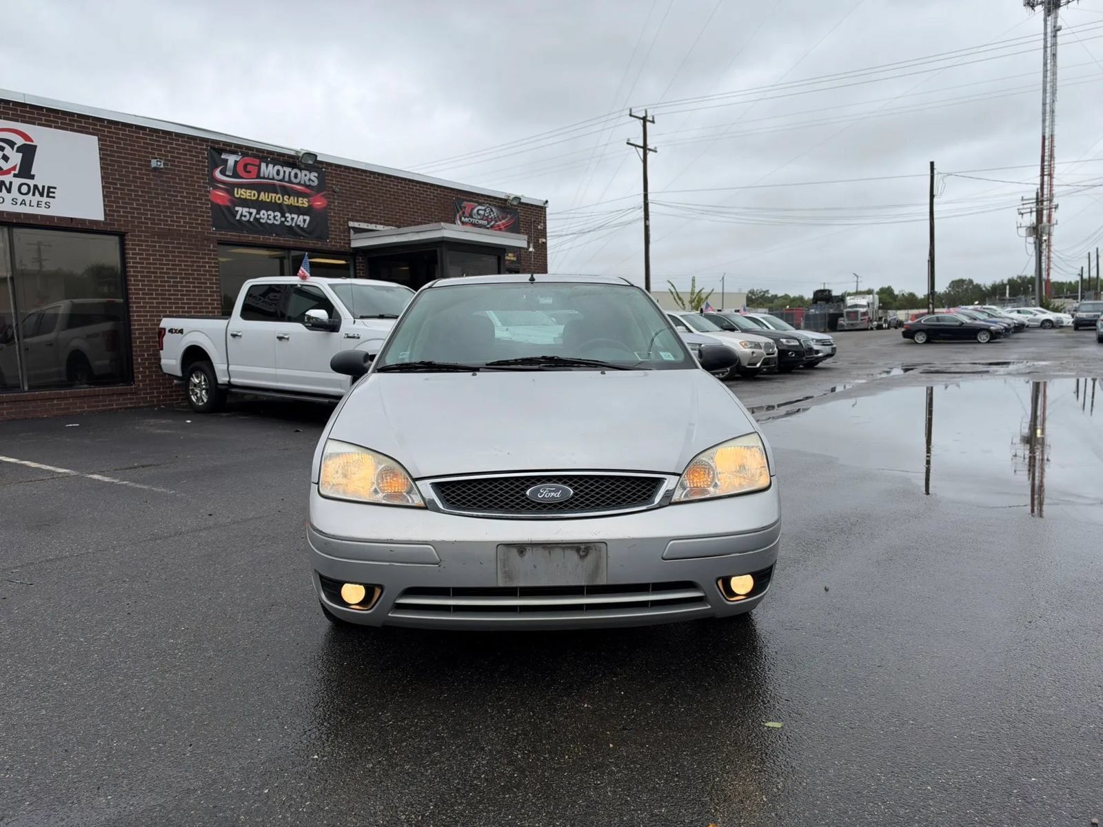 Used 2005 Ford Focus SES FWD image 8
