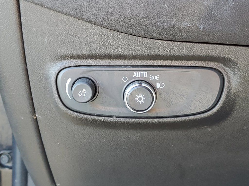 Used 2024 Chevrolet Equinox LS w/ LS Convenience Package FWD image 8