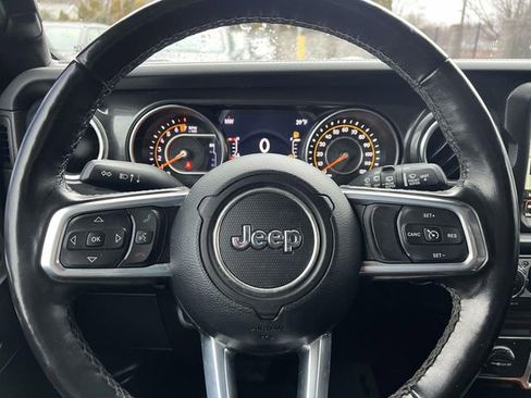 Used 2022 Jeep Wrangler Unlimited Sahara image 19