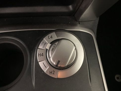 Used 2016 Toyota 4Runner SR5 image 9