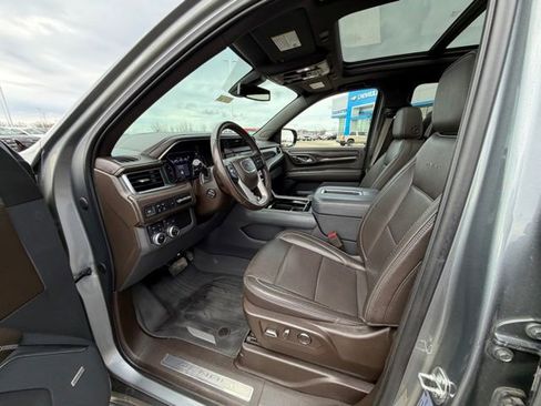 Used 2021 GMC Yukon XL Denali image 16
