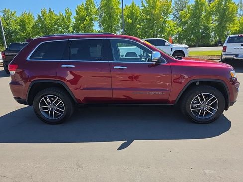Used 2019 Jeep Grand Cherokee Limited AWD/4WD image 6