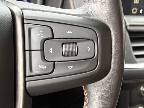 Used 2023 GMC Yukon XL AT4 w/ AT4 Premium Package image 8