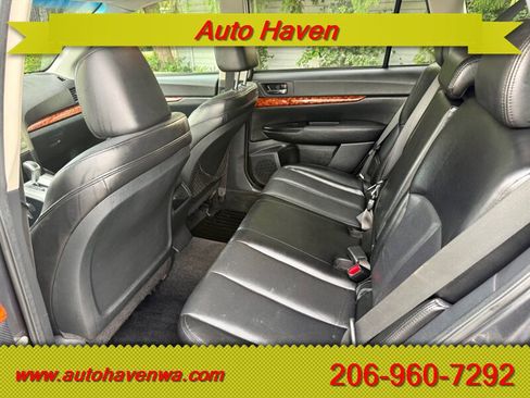 Used 2011 Subaru Outback 3.6R Limited w/ PWR Moonroof Pkg AWD/4WD image 10