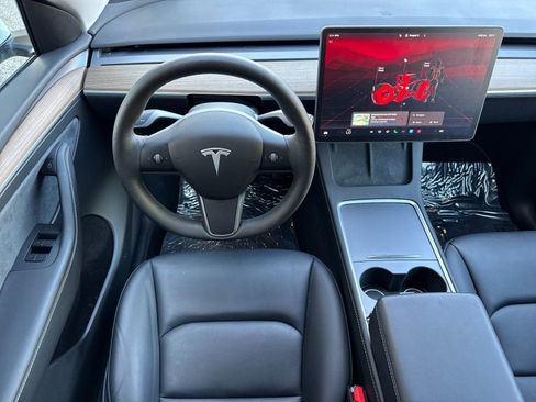 Used 2025 Tesla Model Y Long Range AWD/4WD image 14
